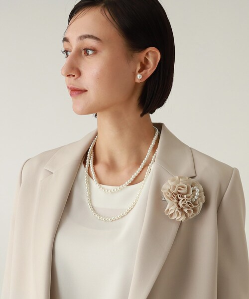 THE SHOP TK （ザ ショップ ティーケー ）の「◆【セレモニー/二連パールセット】コサージュ（ブローチ/コサージュ・レディース・ライトベージュ/ネイビー・00）」の17枚目の写真