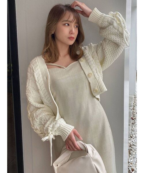 dazzlin(ダズリン)の「レースアップスリーブショートカーディガン(カーディガン/ボレロ・レディース・ベージュ/オフホワイト/ブルー・FREE)」の12枚目の写真