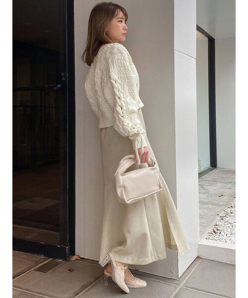 dazzlin(ダズリン)の「レースアップスリーブショートカーディガン(カーディガン/ボレロ・レディース・ベージュ/オフホワイト/ブルー・FREE)」の13枚目の写真