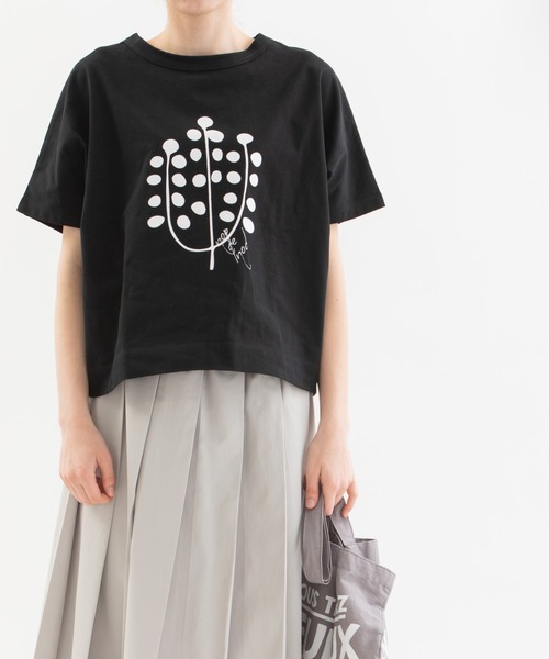nop de nod(ノップドゥノッド)の「USコットン Cornet ユーカリプリントTシャツ(Tシャツ/カットソー・レディース・ブラック/オフホワイト/キナリ・3)」の13枚目の写真