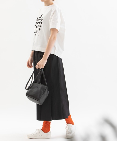 nop de nod(ノップドゥノッド)の「USコットン Cornet ユーカリプリントTシャツ(Tシャツ/カットソー・レディース・ブラック/オフホワイト/キナリ・3)」の18枚目の写真