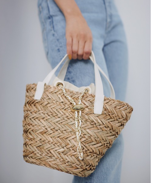 SNIDEL(スナイデル)の「チェーンポイントグラスバッグS(かごバッグ・レディース・ホワイト/ブラック/レッド・FREE)」の2枚目の写真