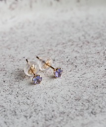 queite（ケイト）の「K10 誕生石 スタッドピアス［queite］（ピアス（両耳用））」