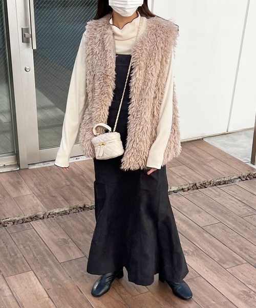 Lamoa(ラモア)の「Lamoa/ボリューム ファーベスト(ベスト・レディース・オフホワイト/グレイッシュベージュ・MEDIUM)」の18枚目の写真