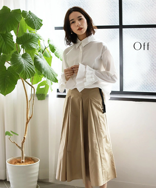 REAL CUBE(リアルキューブ)の「ラッフルスリーブブラウス(シャツ/ブラウス・レディース・オフホワイト/サックスブルー/ネイビー×ホワイト・M)」の8枚目の写真