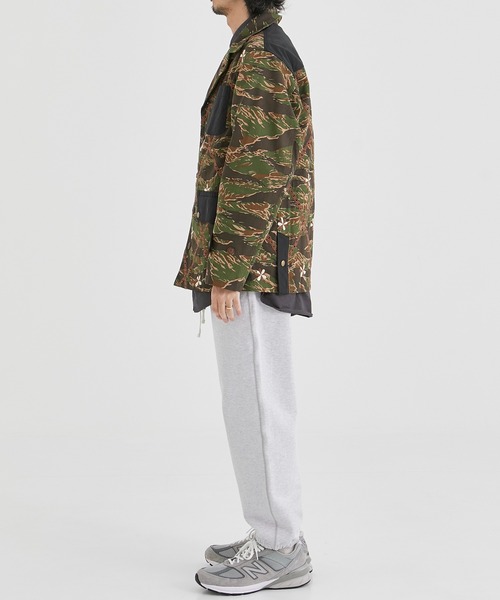 KHOKI(コッキ)の「【KHOKI / コッキ】Flower lace jacket / フラワーレースジャケット(ミリタリージャケット・メンズ・カーキ・1/2)」の3枚目の写真