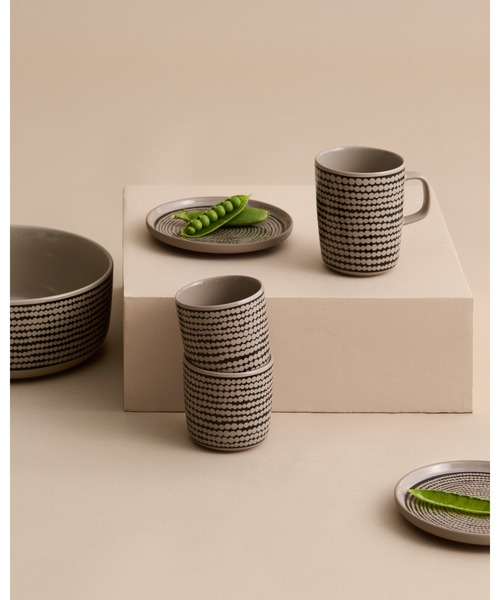 marimekko(マリメッコ)の「Siirtolapuutarha / mug 2,5dl(グラス/マグカップ/タンブラー・レディース・ブラック・FREE)」の2枚目の写真