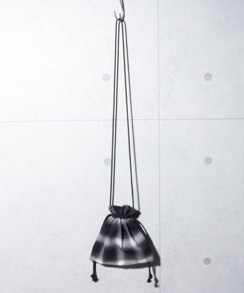 GLOSTER（グロスター）の「【GLOSTER/グロスター】巾着ショルダーバッグ ドローストリングバッグ（ショルダーバッグ・メンズ・サックスブルー/ブラック系その他/ブラック・FREE）」の13枚目の写真