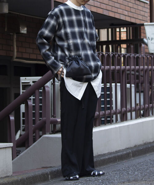 GLOSTER（グロスター）の「【GLOSTER/グロスター】巾着ショルダーバッグ ドローストリングバッグ（ショルダーバッグ・メンズ・サックスブルー/ブラック系その他/ブラック・FREE）」の6枚目の写真