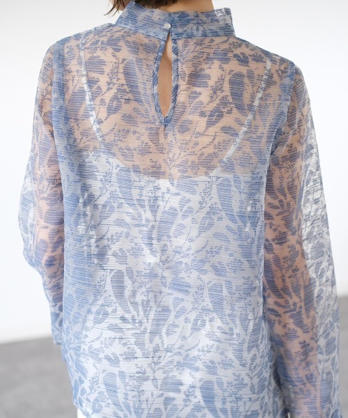 Reurie'（レウリィ）の「シアージャガードブラウス / original sheer jacquard blouse シアーブラウス プルオーバー レイヤード ミドル丈 花柄 ブルー イエロー ブラック スタンドカラー ハイネック ジャガード（シャツ/ブラウス・レディース・ブルー/ブラック/イエロー/ピンク・FREE）」の10枚目の写真