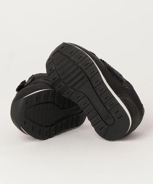 NEW BALANCE(ニューバランス)の「996T(スニーカー・キッズ・オフホワイト/ブラック・14.0cm/16.0cm/13.0cm/15.0cm/12.0cm/13.5cm/15.5cm/12.5cm/14.5cm/16.5cm)」の6枚目の写真