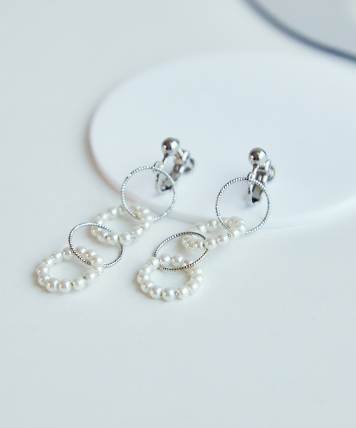 ROPE' PICNIC(ロペピクニック)の「メタル×パールサークルイヤリング(イヤリング・レディース・シルバー/ゴールド・FREE)」の1枚目の写真