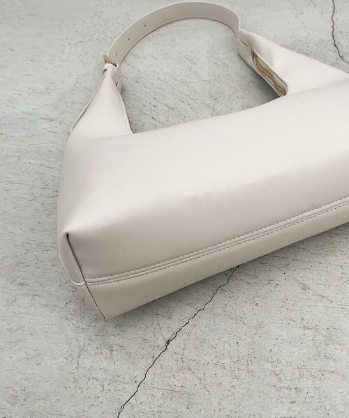 DEICY（デイシー）の「ﾌｪｲｸﾚｻﾞｰﾜﾝﾊﾝﾄﾞﾙﾐﾆﾊﾞｯｸﾞ（ハンドバッグ・レディース・ブラック/オフホワイト/ブルー・FREE）」の7枚目の写真