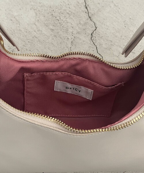 DEICY（デイシー）の「ﾌｪｲｸﾚｻﾞｰﾜﾝﾊﾝﾄﾞﾙﾐﾆﾊﾞｯｸﾞ（ハンドバッグ・レディース・ブラック/オフホワイト/ブルー・FREE）」の4枚目の写真