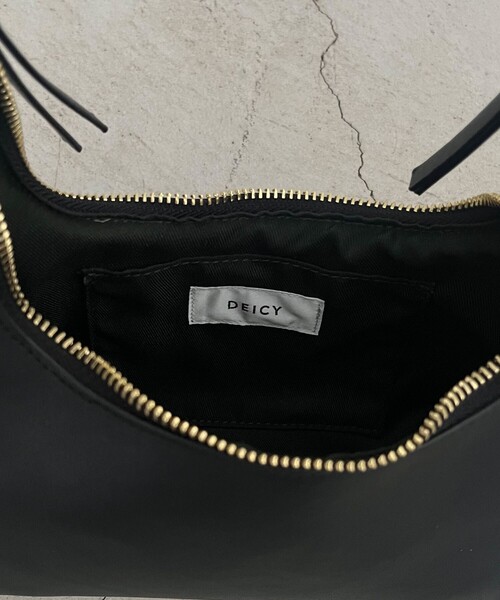 DEICY（デイシー）の「ﾌｪｲｸﾚｻﾞｰﾜﾝﾊﾝﾄﾞﾙﾐﾆﾊﾞｯｸﾞ（ハンドバッグ・レディース・ブラック/オフホワイト/ブルー・FREE）」の6枚目の写真