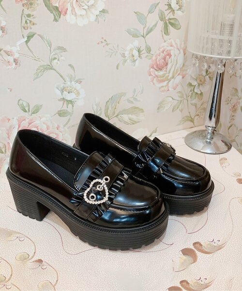 cs T&P(シーエスティーアンドピー)の「厚底 ハート付きローファー(パンプス・レディース・ブラック系1・L/M/S/LL)」の12枚目の写真