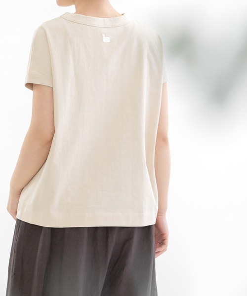 nop de nod（ノップドゥノッド）の「USコットンフレンチスリーブTシャツ（Tシャツ/カットソー・レディース・ブルー/オフホワイト/ターコイズブルー/ライトイエロー/ブラック/スミクロ/ネイビー/インディゴブルー/ピンク/ライトピンク/キナリ/イエロー/ブルー系その他/ライトブルー/ダークブルー/ダークグレー/ブラウン・3/M）」の3枚目の写真