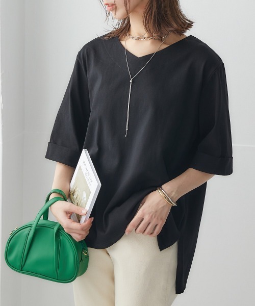 nissen(ニッセン)の「綿100%バスク折り返し袖Vネックトップス(Tシャツ/カットソー・レディース・ラベンダー/グレイッシュベージュ/ブラック/グレイッシュブルー/オフホワイト/ライトカーキ・L~LL/S~M)」の10枚目の写真