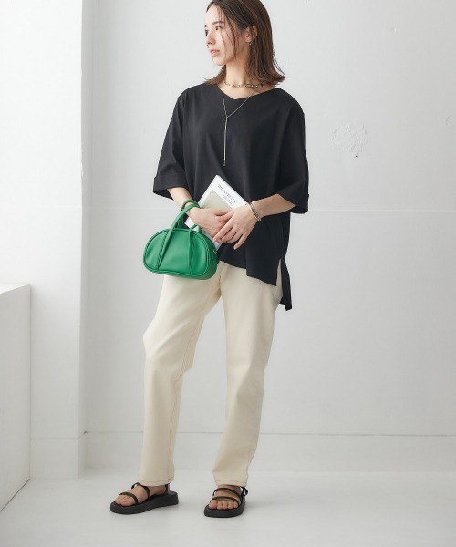 nissen(ニッセン)の「綿100%バスク折り返し袖Vネックトップス(Tシャツ/カットソー・レディース・ラベンダー/グレイッシュベージュ/ブラック/グレイッシュブルー/オフホワイト/ライトカーキ・L~LL/S~M)」の12枚目の写真