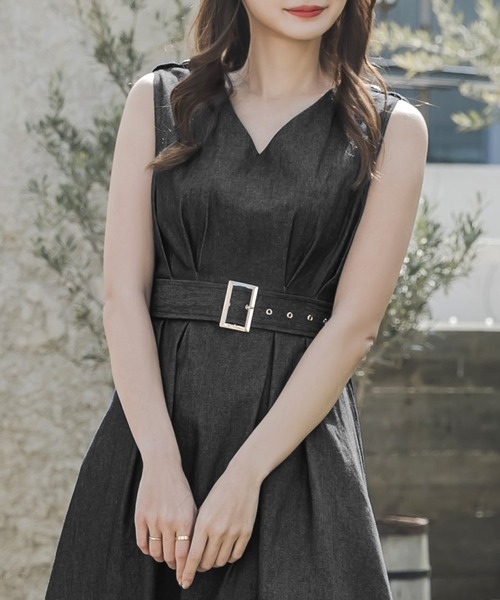 Julia Boutique(ジュリアブティック)の「バックルベルト付きデニムフレアワンピース/23097(ワンピース・レディース・ネイビー/ブラック・ONE)」の8枚目の写真