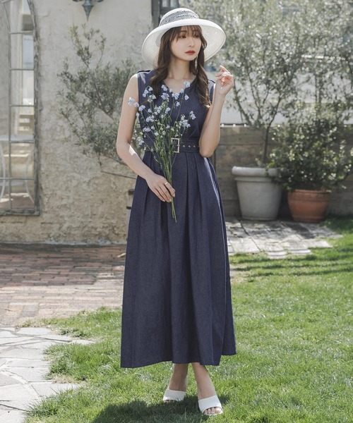Julia Boutique(ジュリアブティック)の「バックルベルト付きデニムフレアワンピース/23097(ワンピース・レディース・ネイビー/ブラック・ONE)」の9枚目の写真