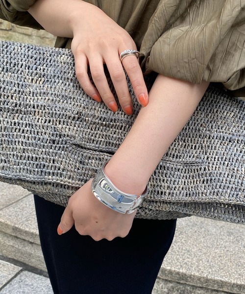 DouDou（ドゥドゥ）の「ワイドバングル（ブレスレット・レディース・シルバー/ゴールド・FREE）」の4枚目の写真