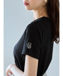 袖口ワンポイント刺繍ボディケアTシャツ