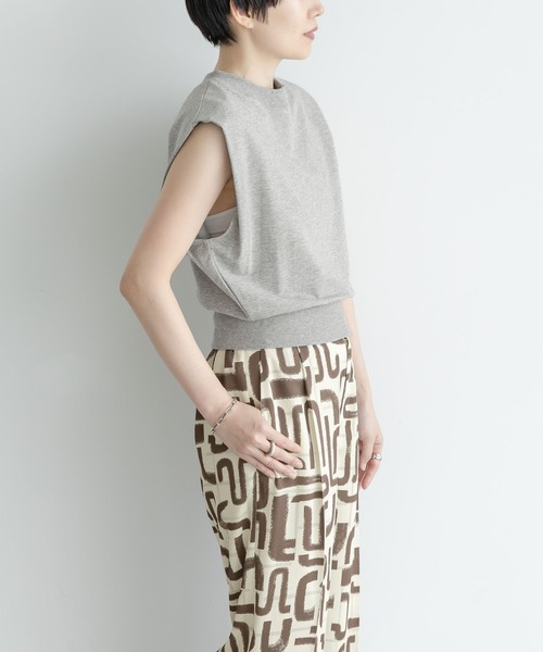 LEPSIM（レプシィム）の「【FOR I SERIES】ミニ裏毛ノースリーブ　907914（Tシャツ/カットソー・レディース・グレー/ブラック/オフホワイト・FREE）」の3枚目の写真