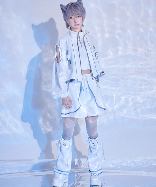 ililil（イルイルイル）の「『ililil/イルイルイル』光るってう・わ・さのベルトジャケット（ブルゾン・レディース・ブラック/ホワイト・FREE）」の4枚目の写真