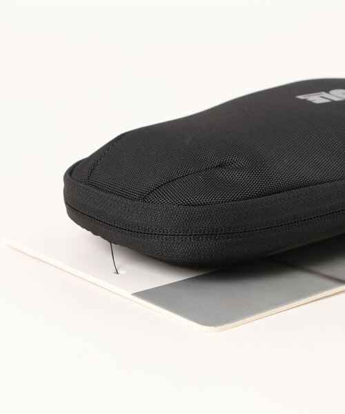 THULE（スーリー ）の「《THULE》POWERSHUTTLEMINI（クラッチバッグ・メンズ・ブラック・フリー）」の2枚目の写真