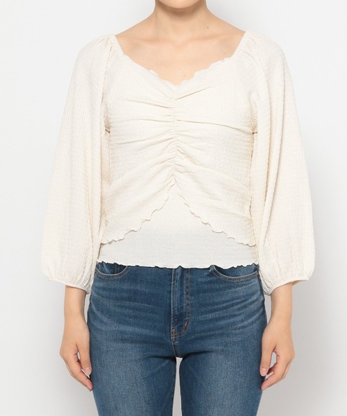 mysty woman(ミスティウーマン)の「ギャザーシャーリングプルオーバー 972186(Tシャツ/カットソー・レディース・ベージュ/ブラック/オフホワイト・FREE)」の7枚目の写真