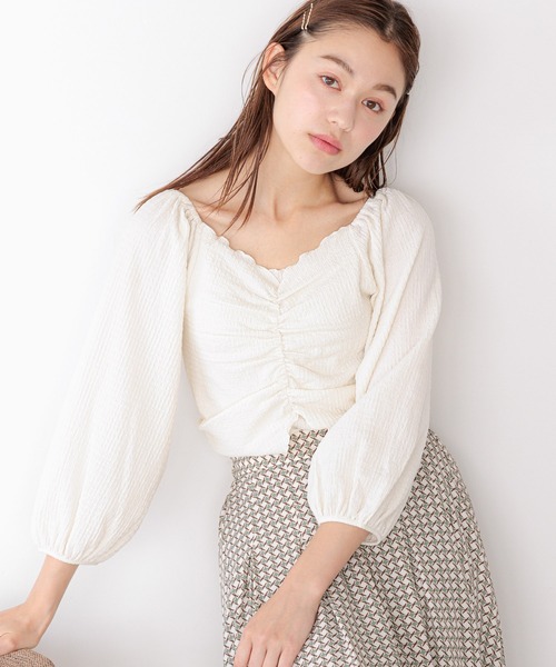 mysty woman(ミスティウーマン)の「ギャザーシャーリングプルオーバー 972186(Tシャツ/カットソー・レディース・ベージュ/ブラック/オフホワイト・FREE)」の18枚目の写真