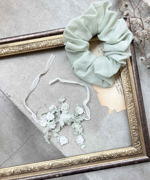 m.soeur（エムスール）の「かすみ草とつるレースのシュシュ（シュシュ・レディース・グリーン/グレー/ピンク・FREE）」の4枚目の写真