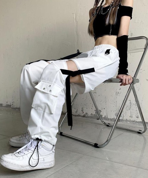 GLAMOROUS JANE（グラマラスジェーン）の「ZIPセパレートミリタリーパンツ（その他パンツ・レディース・ブラック/ホワイト・M/L）」の4枚目の写真