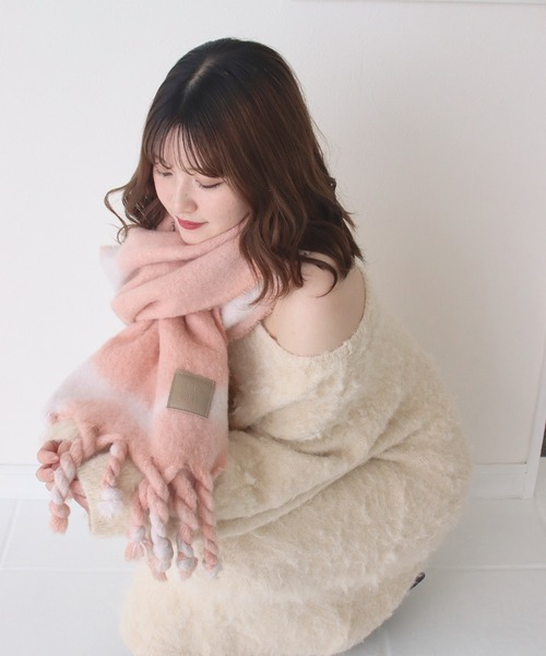 mellowneon（メロウネオン）の「ニュアンスカラーツイストマフラー（マフラー・レディース・ブラウン/ピンク・FREE）」の15枚目の写真