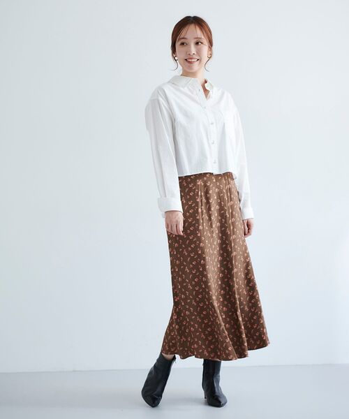 le.coeur blanc（ルクールブラン）の「クロップドパールボタンシャツ（シャツ/ブラウス・レディース・カーキオリーブ/オフホワイト/ダークグレー・38）」の5枚目の写真