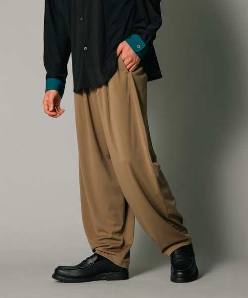 UNIIT（ユニット）の「【UNIIT/ユニット】ポリエステルツイル　ワイドバルーンパンツ（その他パンツ・メンズ・チャコールグレー/ブラック/ベージュ・MEDIUM/LARGE）」の3枚目の写真