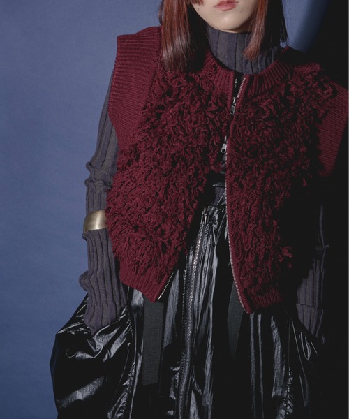 Ezick(エジック)の「2way shaggy switch loop yarn ジップショートベスト(ベスト・レディース・ブラック/ボルドー/オフホワイト・FREE)」の1枚目の写真