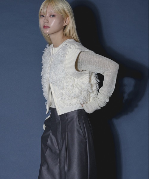 Ezick(エジック)の「2way shaggy switch loop yarn ジップショートベスト(ベスト・レディース・ブラック/ボルドー/オフホワイト・FREE)」の9枚目の写真