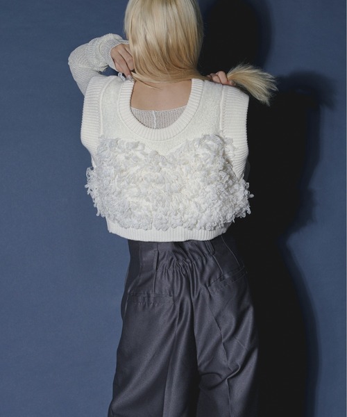 Ezick(エジック)の「2way shaggy switch loop yarn ジップショートベスト(ベスト・レディース・ブラック/ボルドー/オフホワイト・FREE)」の11枚目の写真