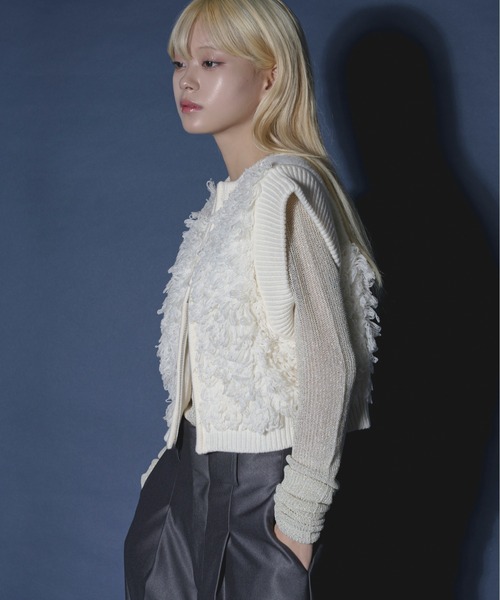 Ezick(エジック)の「2way shaggy switch loop yarn ジップショートベスト(ベスト・レディース・ブラック/ボルドー/オフホワイト・FREE)」の10枚目の写真