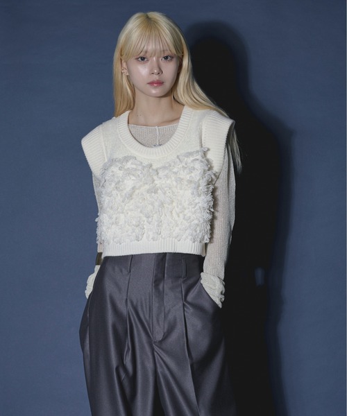 Ezick(エジック)の「2way shaggy switch loop yarn ジップショートベスト(ベスト・レディース・ブラック/ボルドー/オフホワイト・FREE)」の14枚目の写真