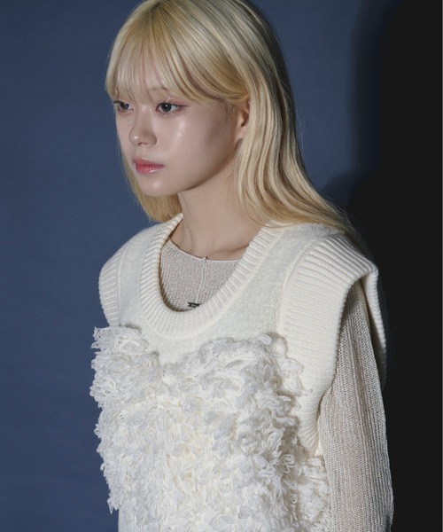 Ezick(エジック)の「2way shaggy switch loop yarn ジップショートベスト(ベスト・レディース・ブラック/ボルドー/オフホワイト・FREE)」の15枚目の写真