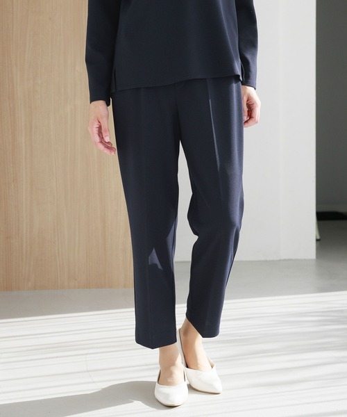 Elura(エルーラ)の「セレモニーサマ見えテーパードパンツ(その他パンツ・レディース・ブラック/ネイビー・MEDIUM/SMALL/LARGE)」の1枚目の写真