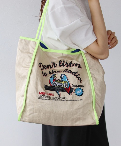 Cepica（セピカ）の「刺繍ナイロントート（トートバッグ・レディース・オレンジ/アイボリー/グリーン/ライトベージュ/ライトグレー・FREE）」の3枚目の写真