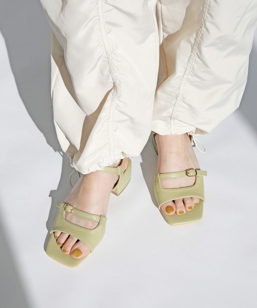 RiiiKa（リーカ）の「【RiiiKa/リーカ】スクエアトゥストラップサンダル（サンダル・レディース・ブラック/ライトグレー/ライム・S/M/L/LL）」の3枚目の写真