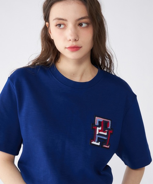 TOMMY HILFIGER(トミーヒルフィガー)の「モノグラムバッヂTシャツ(Tシャツ/カットソー・メンズ・ブルー/アイボリー/ブルー系その他・X-LARGE/SMALL/MEDIUM/LARGE)」の3枚目の写真