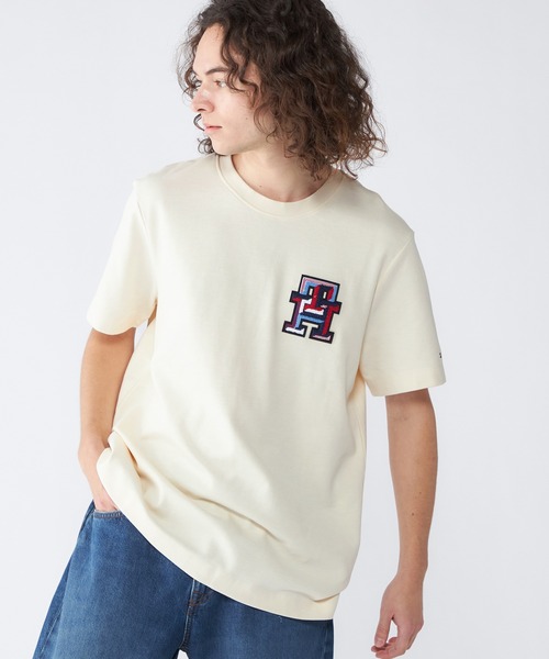 TOMMY HILFIGER(トミーヒルフィガー)の「モノグラムバッヂTシャツ(Tシャツ/カットソー・メンズ・ブルー/アイボリー/ブルー系その他・X-LARGE/SMALL/MEDIUM/LARGE)」の2枚目の写真