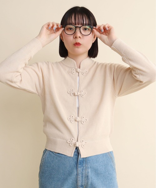 I am I in fact...(アイアムアイインファクト)の「C/Ny 華釦 カーディガン 2024(カーディガン/ボレロ・レディース・ベージュ/ブラック・FREE)」の4枚目の写真