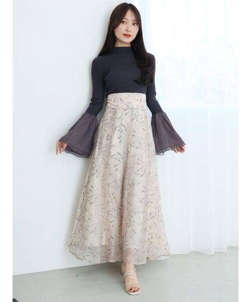 MERCURYDUO（マーキュリーデュオ）の「異素材フレアスリーブ切替ニット（ニット/セーター・レディース・オフホワイト/ブルー/チャコールグレー・FREE）」の5枚目の写真